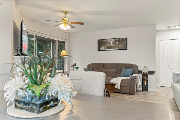 307 2491 Gladwin Road, Abbotsford, BC V2T3N8 Photo 5