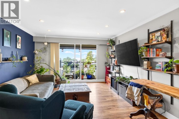 307 252 W 2nd Street, North Vancouver, BC V7M1C8 Photo 5