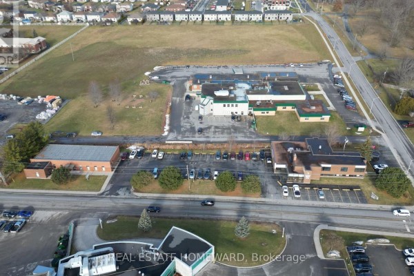 307-307a Bridge Street W, Greater Napanee, ON, photo 3