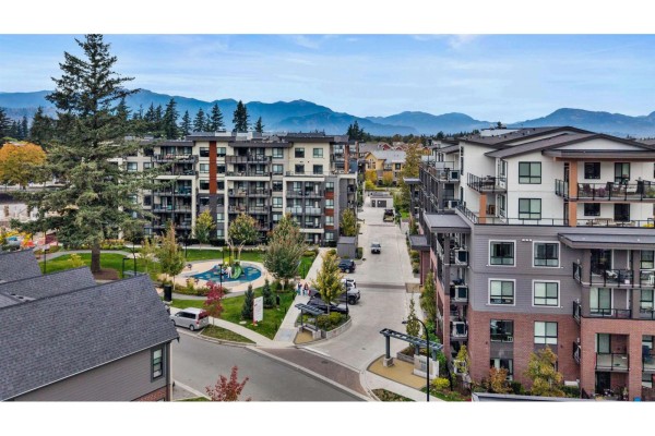 Living room - 307 45511 Campus Drive, Garrison Crossing, Chilliwack, BC V2R6K8 Photo 3
