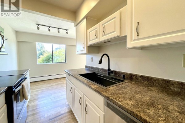 307 5127 Irving Street, Burnaby, BC V5H1T6 Photo 2