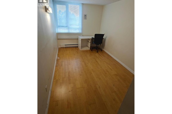 307 5645 Barker Avenue, Burnaby, BC, photo 2