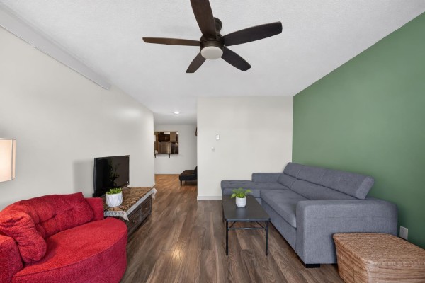 307 5906 176a Street, Surrey, BC V3S4H7 Photo 2