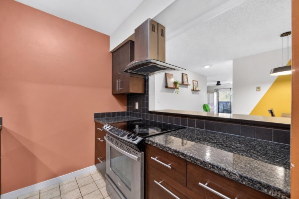 307 5906 176a Street, Surrey, BC V3S4H7 Photo 3