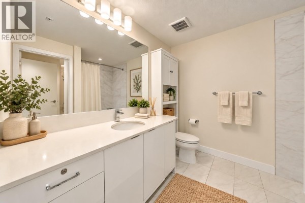 307 719 W 3rd Street, North Vancouver, BC V7M0E7 Photo 4
