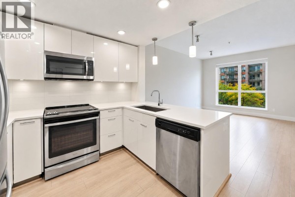 307 719 W 3rd Street, North Vancouver, BC V7M0E7 Photo 5