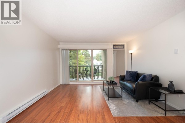 307 9857 Manchester Drive, Burnaby, BC V3N4P5 Photo 3