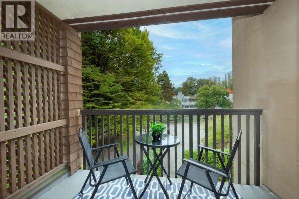 307 9857 Manchester Drive, Burnaby, BC V3N4P5 Photo 4