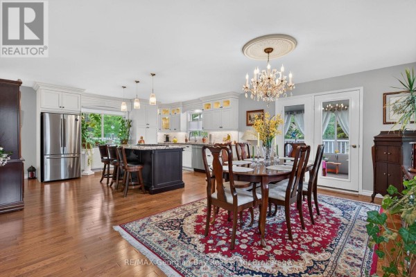 Dining room - 307 Balm Beach Road W, Tiny, ON L0L2J0 Photo 5