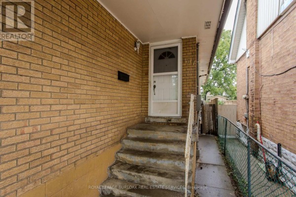 307 Dunsmure Road, Hamilton, ON, photo 3