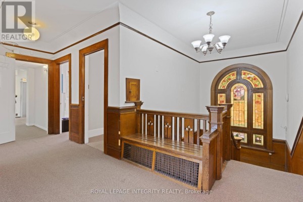 307 Gilmour Street, Ottawa, ON K2P0P7 Photo 4