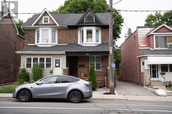 Kitchen - 307 Greenwood Avenue, Toronto, ON M4L2R6 Photo 5