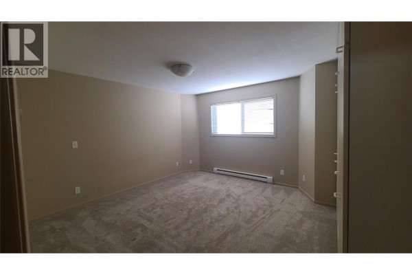Bedroom - 307 Norton Street, Penticton, BC V2A4H9 Photo 4