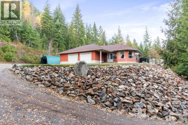 Laundry room - 307 Partridge Road, Tappen, BC V1E3A4 Photo 3