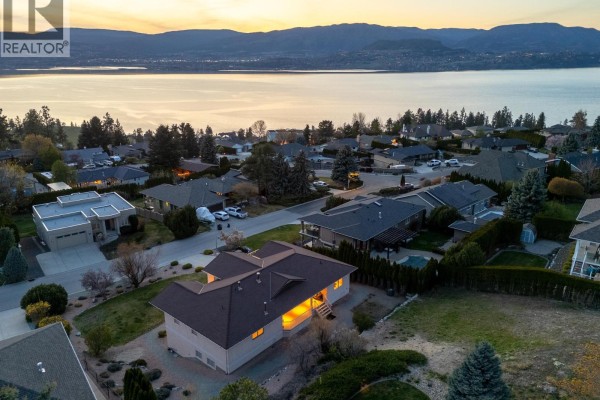 307 Sandpiper Court, Kelowna, BC, photo 2
