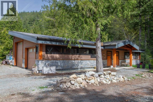 3070 Midnight Way, Squamish, BC V0N1T0 Photo 2
