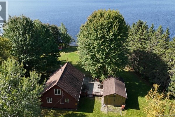 Bath (# pieces 1-6) - 3073 Route 105, Bear Island, NB E6L2X2 Photo 2