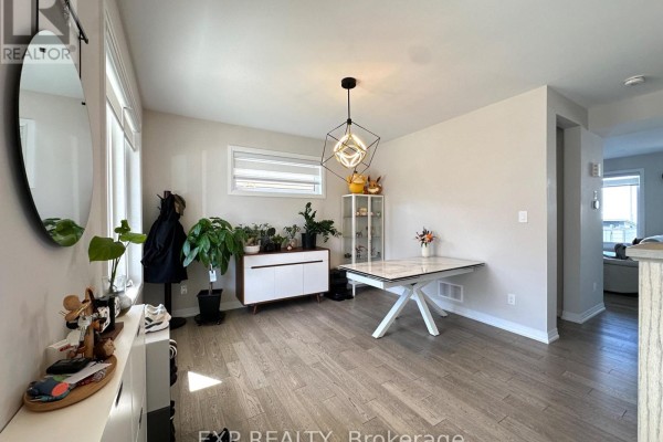 3073 Travertine Way, Ottawa, ON K2J6W9 Photo 2