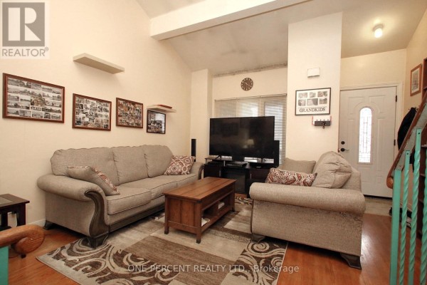 Bedroom 3 - 3074 Merritt Avenue, Mississauga, ON L4T1P2 Photo 4