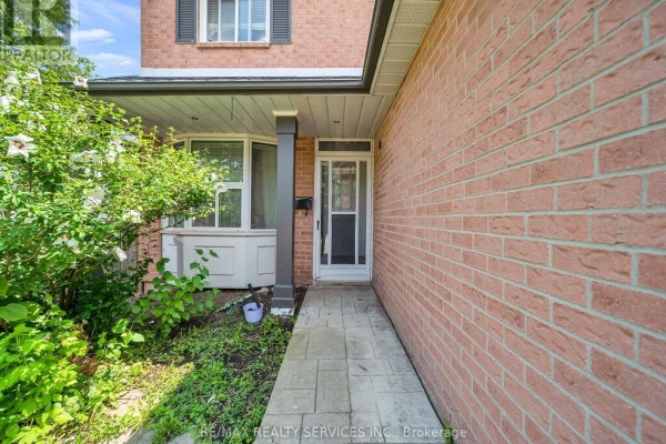 Primary Bedroom - 3079 Bartholomew Crescent, Mississauga, ON L5N3K9 Photo 3