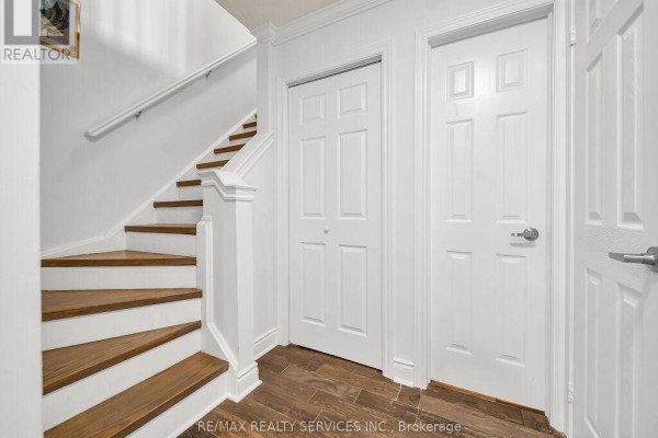 3079 Bartholomew Crescent, Mississauga, ON L5N3K9 Photo 5