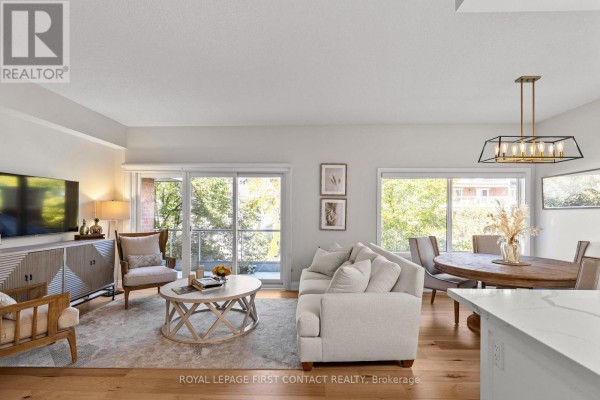 Dining room - 308 - 21 Kempenfelt Drive, Barrie, ON L4M1B8 Photo 4