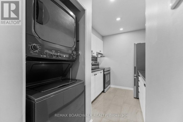 308 - 218 Viewmount Drive, Ottawa, ON K2E7X5 Photo 4