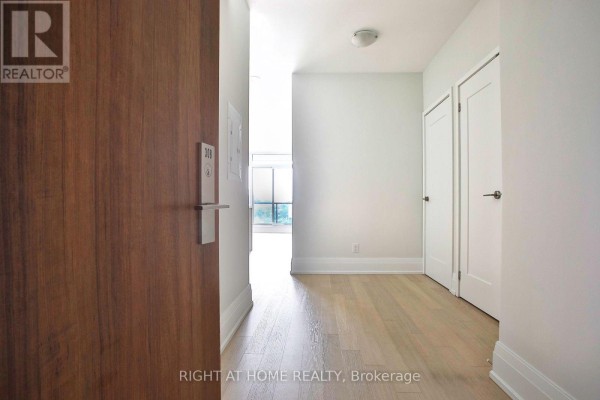 Kitchen - 308 - 25 Malcolm Road, Toronto, ON M4G1X7 Photo 3