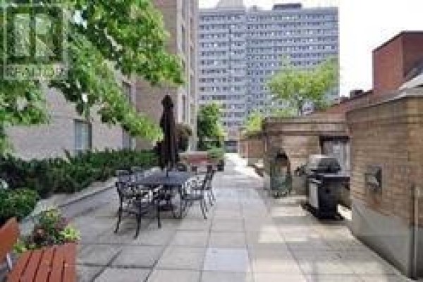 Primary Bedroom - 308 - 284 Bloor Street W, Toronto, ON M5S3B8 Photo 4