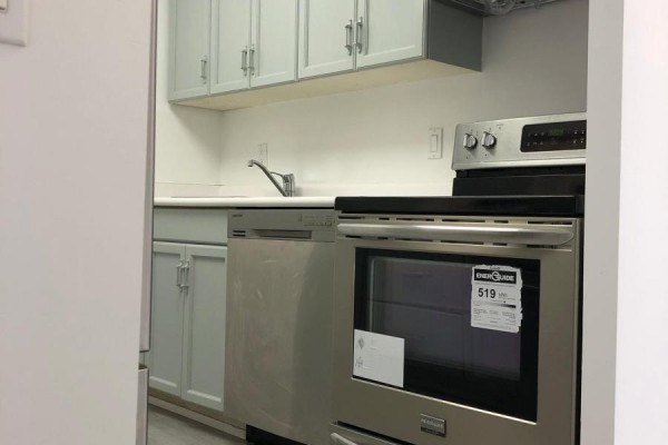 Bedroom 2 - 308 - 284 Bloor Street W, Toronto, ON M5S3B8 Photo 5