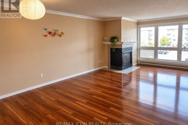Kitchen - 308 - 5 Jacksway Crescent, London North, ON N5X3T6 Photo 3