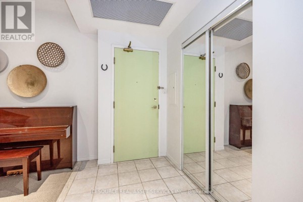 Living room - 308 - 600 Eglinton Avenue E, Toronto, ON M4P1P3 Photo 4