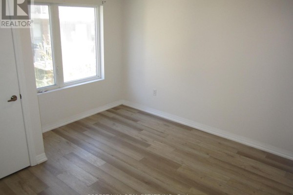 310 - 8010 Kipling Avenue, Vaughan, ON L4L0M5 Photo 5