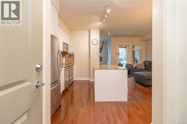 Living room - 308 1375 Bear Mountain Pkwy, Langford, BC V9C0C9 Photo 4