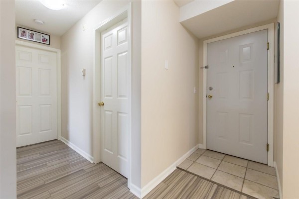 308 13780 76 Avenue, Surrey, BC V3W1E5 Photo 2