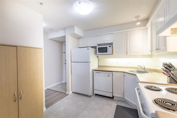 308 13780 76 Avenue, Surrey, BC V3W1E5 Photo 3