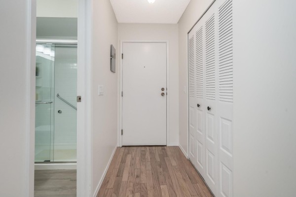 #308 20460 54 Avenue, Langley, BC V3A6N6 Photo 5