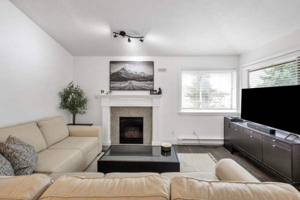 308 33675 Marshall Road, Abbotsford, BC V2S1L4 Photo 2