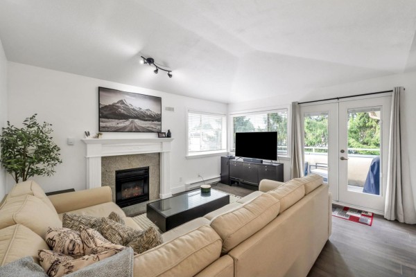 308 33675 Marshall Road, Abbotsford, BC V2S1L4 Photo 3