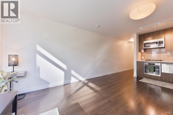 308 608 Belmont Street, New Westminster, BC V3M0G8 Photo 4