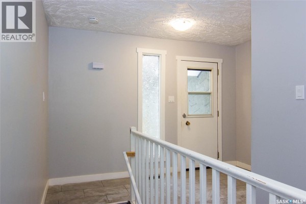 Living room - 308 Hilliard Street E, Saskatoon, SK S7J0E6 Photo 2