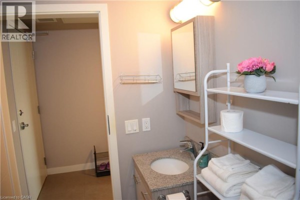 4pc Bathroom - 308 Lester Street Unit# 604, Waterloo, ON N2L3W6 Photo 3