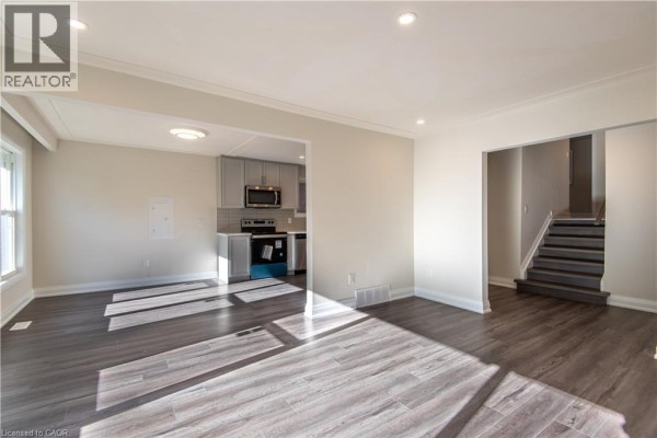 Living room - 308 Mount Albion Road Unit# 1, Hamilton, ON L8K5T2 Photo 5