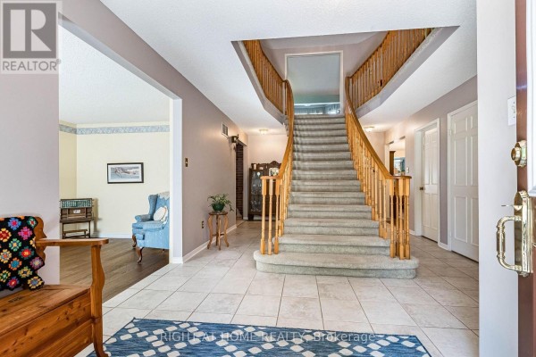 Office - 3088 Spring Creek Crescent, Mississauga, ON L5N4R7 Photo 4