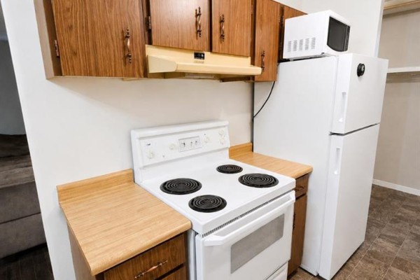 4pc Bathroom - 308a, 5611 10 Avenue, Edson, AB T7E1R4 Photo 5