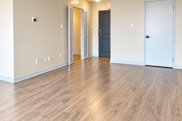 309 - 101 Prudential Drive, Toronto, ON M1P4S5 Photo 3