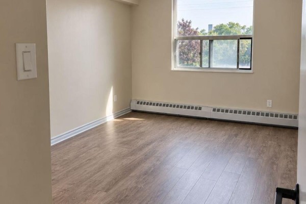 309 - 101 Prudential Drive, Toronto, ON M1P4S5 Photo 4