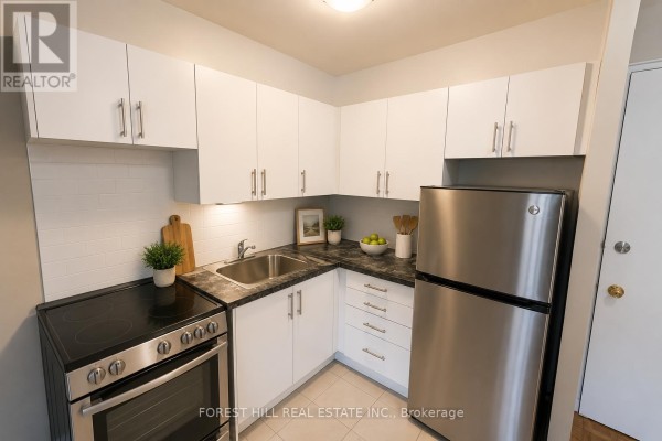 309 - 104 Goodwood Park, Toronto, ON M4C5S9 Photo 2