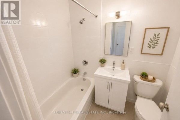 309 - 104 Goodwood Park, Toronto, ON M4C5S9 Photo 3