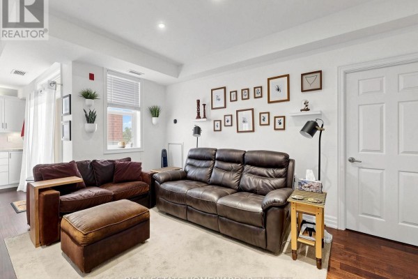 309 - 15450 Yonge Street, Aurora, ON, photo 3